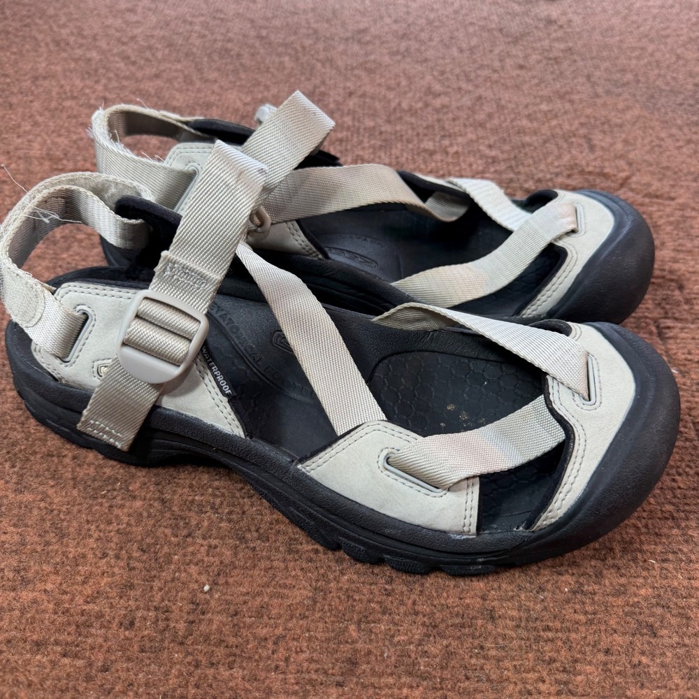 KEEN Zerraport II Sandals Womens 9 Hiking Water Shoes Silver Birch Black 1022499